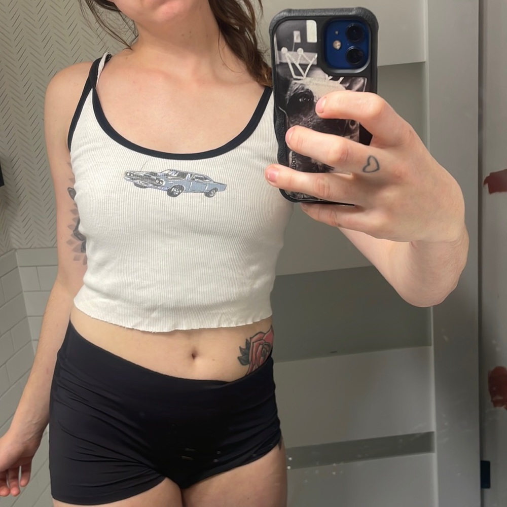 Crop car tee